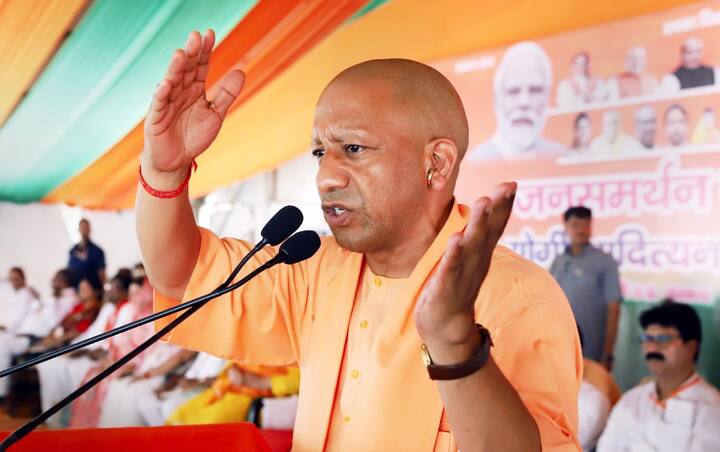 सीएम योगी ने केजरीवाल को जवाब देते हुए इस विपक्षी दलों का प्रोपेगेंडा बताया और कहा कि जहां सिद्धांतों की बात आएगी वो एक बार नहीं सौ बार सत्ता को त्याग देंगे.