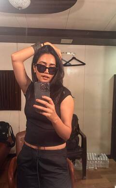 Panchayat 3 की सीधी-सादी 'रिंकी' रियल लाइफ में हैं बेहद स्टाइलिश, अदाकारी से चलाती हैं जादू, देखें तस्वीरें