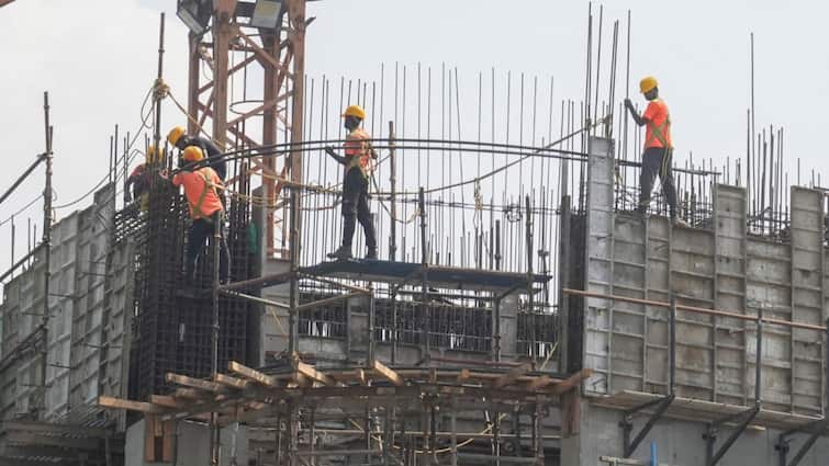 Delhi Heat wave alert LG Vinai Saxena orders to give leave Break to workers between 12 to 3 pm Delhi Heatwave: दिल्ली में लू का अलर्ट, LG ने मजदूरों के लिए दोपहर 12-3 बजे तक छुट्टी देने का दिया आदेश