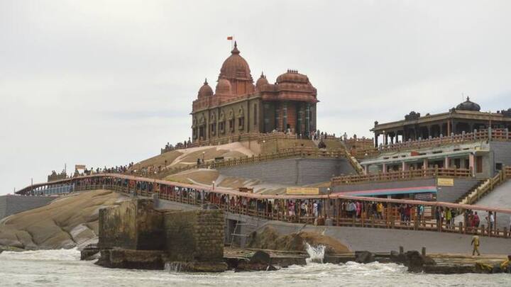 स्वामी विवेकानंद के प्रबल अनुयायी एकनाथ रामकृष्ण रानाडे स्मारक की स्थापना में मुख्य भूमिका निभाने वाले व्यक्ति थे. यह स्मारक लगभग छह साल में बनकर पूरा हुआ था. इसे बनाने के लिए लगभग 650 मजदूरों ने काम किया. 1970 में मेमोरियल का उद्घाटन किया गया था.