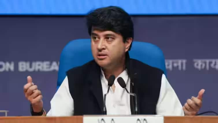 Jyotiraditya Scindia Announces Direct flight from Jabalpur to Mumbai ...