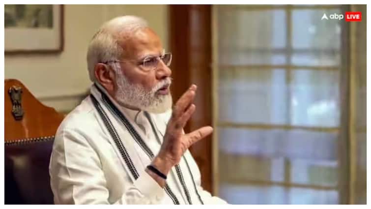 Lok Sabha Elections 2024: PM Narendra Modi said he used to touch feet of Congress leader Pranab Mukherjee PM Modi Exclusive Interview: किस विपक्षी नेता के पैर छूते थे प्रधानमंत्री नरेंद्र मोदी? खुद किया ये बड़ा खुलासा