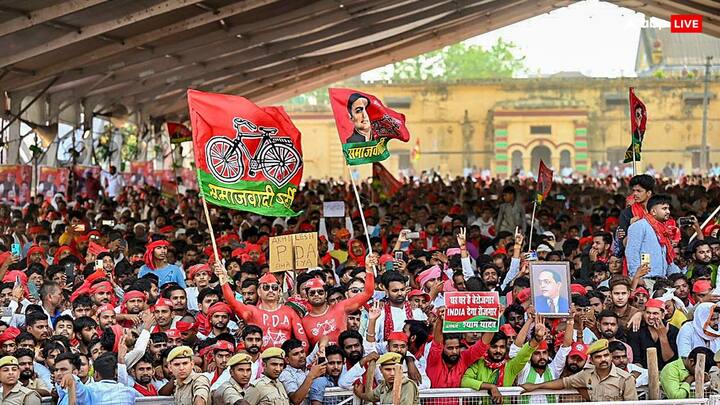 सपा के मुखिया के मुताबिक, वह कार्यकर्ताओं को समझाते हैं कि वे अजब-गजब तरीके से प्रचार न करें.