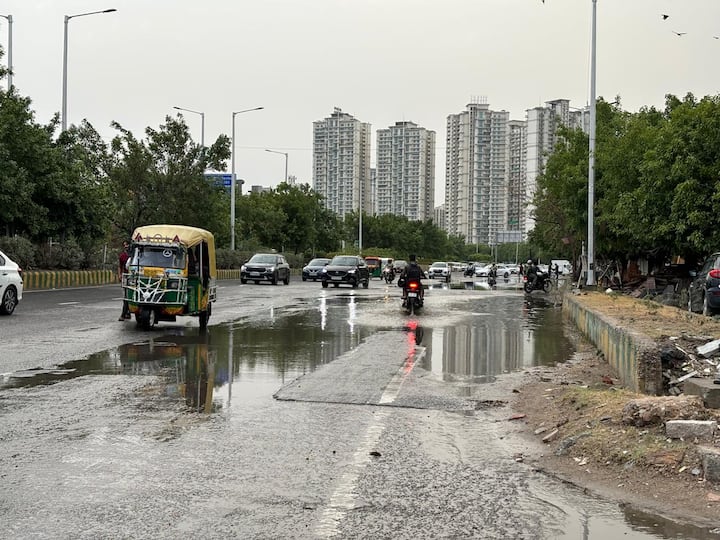 दिल्ली में आज अब तक का सबसे अधिक तापमान 52.3 डिग्री सेल्सियस दर्ज किए जाने के बाद बारिश से तापमान में कमी आने की उम्मीद है। (स्रोत: एबीपी)