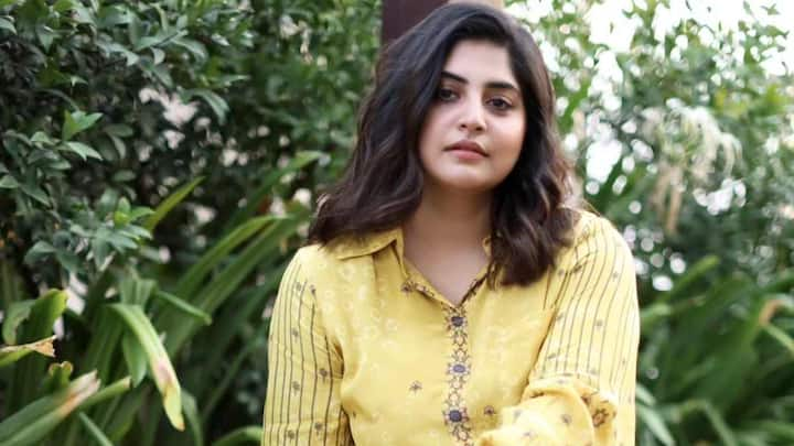 Manjima Mohan Photos: నాగచైతన్య మూవీతో హీరోయిన్ గా ఎంట్రీ ఇచ్చిన మంజిమామోహన్ ఆ మూవీ తర్వాత మళ్లీ తెలుగులో నటించలేదు. సోషల్ మీడియా ద్వారా అభిమానులకు టచ్ లో ఉంది...