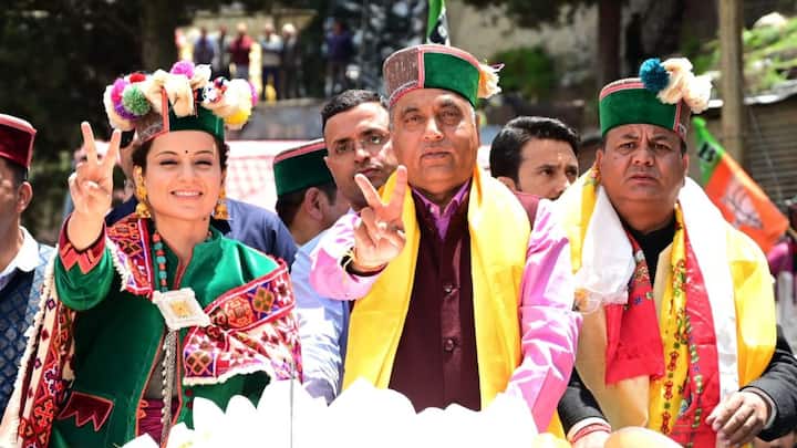 बस फिर क्या हुआ कंगना के बयान के बाद करणी सेना के अध्यक्ष सूरज पाल अम्मू ने कहा हिमाचल के 6 बार मुख्यमंत्री रहे वीरभद्र सिंह के बेटे विक्रमादित्य सिंह कंगना के खिलाफ चुनाव में उतरे हैं. सूरजपाल अम्मू का कहना है कि विक्रमादित्य सिंह के खिलाफ कंगना राणौत ने जो भाषा का इस्तेमाल किया है मुझे उसपर आपत्ति है.