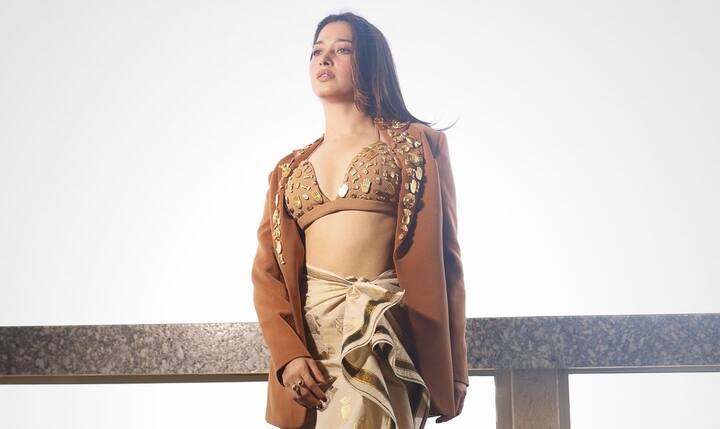 கேடி படத்தின் மூலம் தமிழ் சினிமாவில் அறிமுகமானார்.