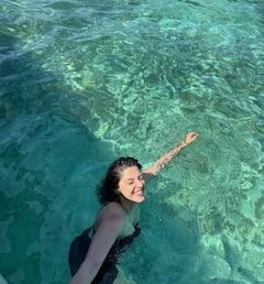 Mehreen: వెకేషన్ లో చిల్ అవుతున్న మెహ్రీన్- పొట్టిడ్రెస్ లో అందాల కనువిందు