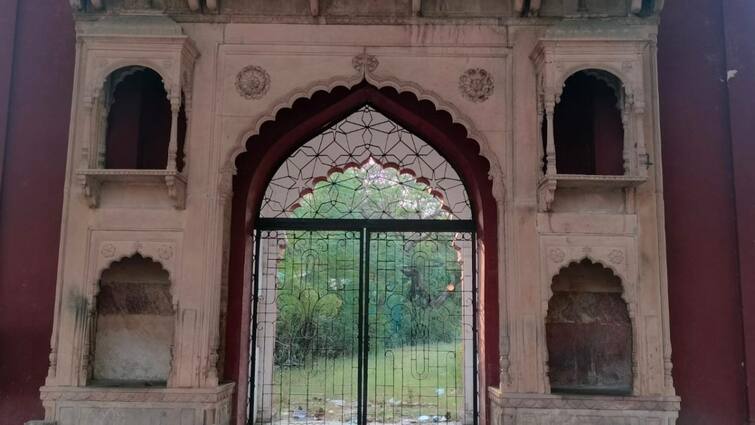 Aligarh Muslim University British auctioned Nawabs bought gifted know Bhikampur Gate history ann Aligarh News: अंग्रेजों ने किया नीलाम, फिर नवाबों ने खरीदकर AMU को किया गिफ्ट, जानिए क्या है इस गेट का इतिहास
