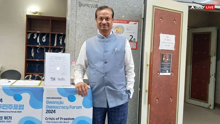 बातचीत के दौरान प्रो संजय कुमार ने बताया, 