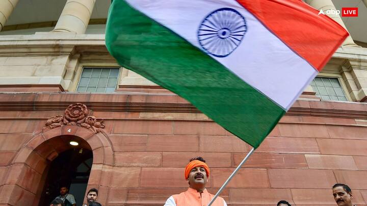 बीजेपी नेता ने बताया कि वह उस लड़की की शादी में भी गए थे. वह इश्क से जुड़े झटके (शादी न हो पाना) को अच्छा मानते हैं.