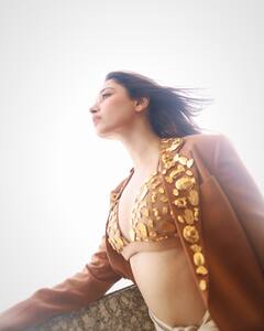 Tamannaah Bhatia Photos: अभिनेत्री तमन्ना भाटियाचा ग्लॅम लूक; धोती नेसून केलं फोटोशूट!