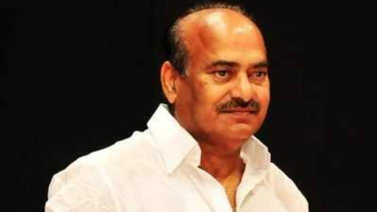 Former minister JC Diwak Reddy complained to the Hyderabad police that His signature was forged and the tenant had not vacated house in Jubilee Hills Hyderabad News: ఇల్లు ఖాళీ చేయకుండా వేధిస్తున్నారు- పోలీసులను ఆశ్రయించిన జేసీ దివాకర్ రెడ్డి