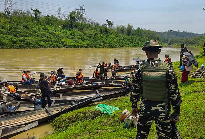 শনিবার সারা ভারতের সঙ্গে বাংলার ৯ কেন্দ্রে ভোট। ভোট হবে দমদম, বারাসাত, বসিরহাট, জয়নগর, মথুরাপুর, ডায়মন্ড হারবার, যাদবপুর, কলকাতা দক্ষিণ ও কলকাতা উত্তর কেন্দ্রে।
