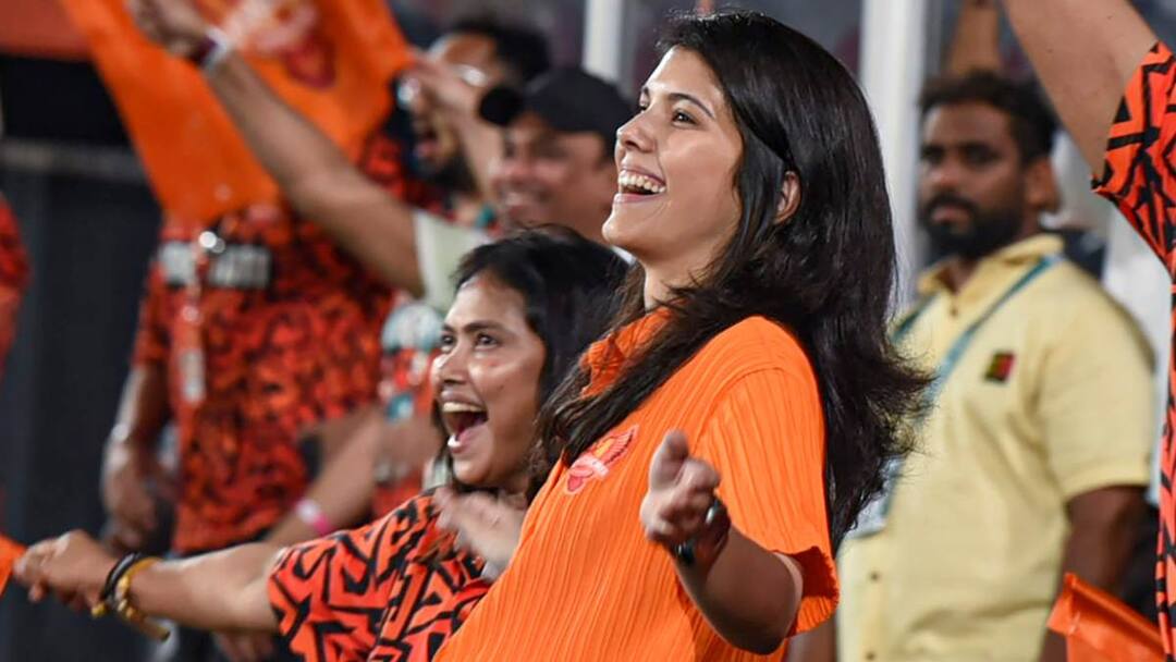 Kavya Maran went in dressing room sunrisers hyderabad after defeat in IPL 2024 Final IPL 2024 Final: हैदराबाद की हार के बाद ड्रेसिंग रूम में गई थीं क्वाव्या मारन, जानें खिलाड़ियों से क्या हुई बात