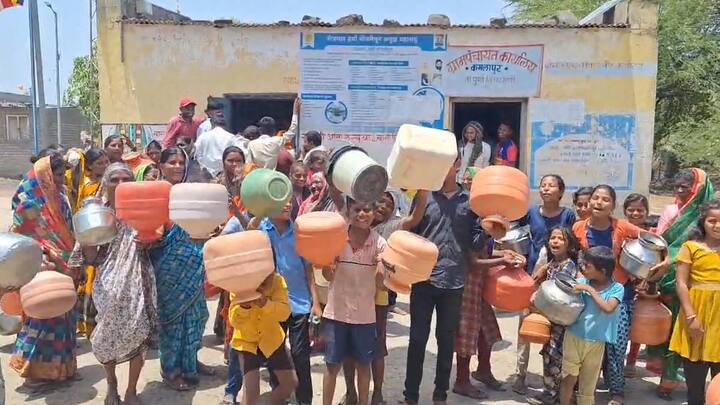 राज्य सरकारने मिशन जलजीवनअंतर्गत अनेक ठिकाणी कामे सुरू केली आहे. तर, हर घर जल योजनेंतर्गत गावागावात नळ कनेक्शनद्वारे पाणी पोहोचणार आहे. मात्र, अद्यापही बहुतांश गावात पाण्याची समस्या गंभीर आहे.