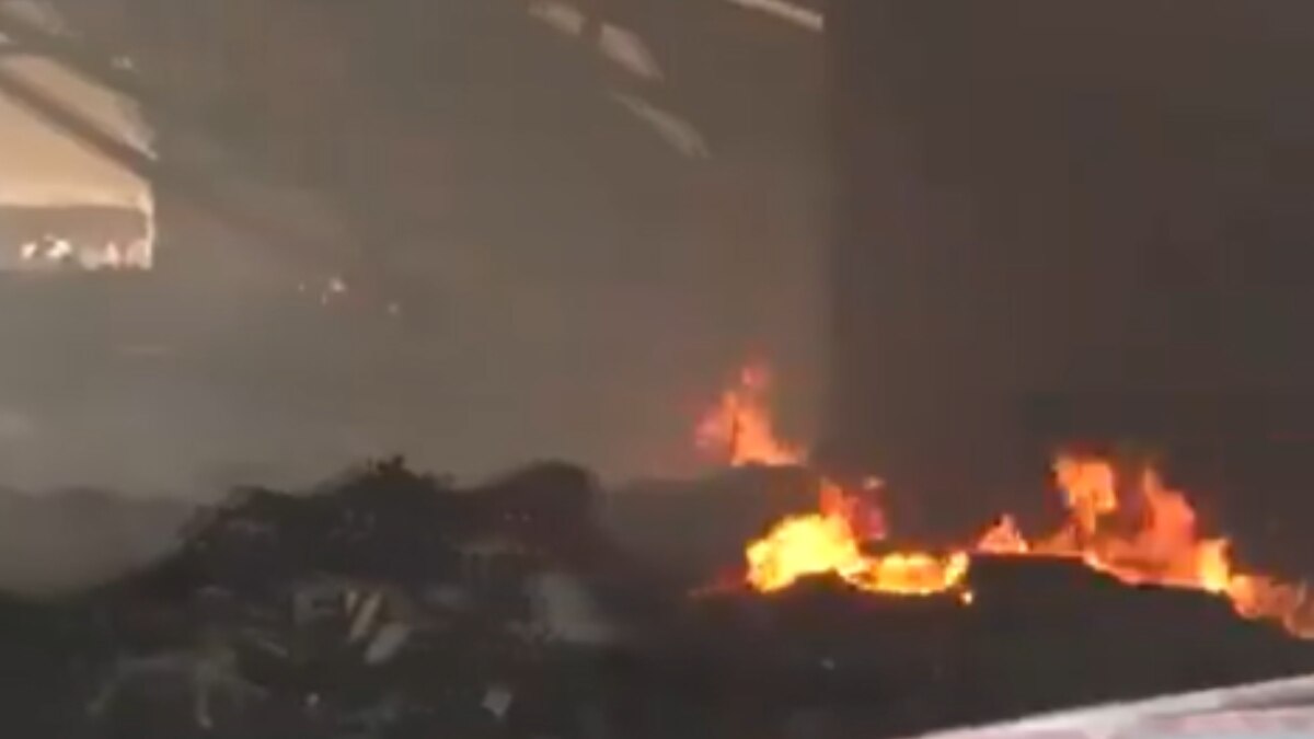 Raipur Factory Fire: भीषण गर्मी के बीच रायपुर की कार्टन फैक्ट्री में लगी आग, दो महिला कर्मचारियों की मौत