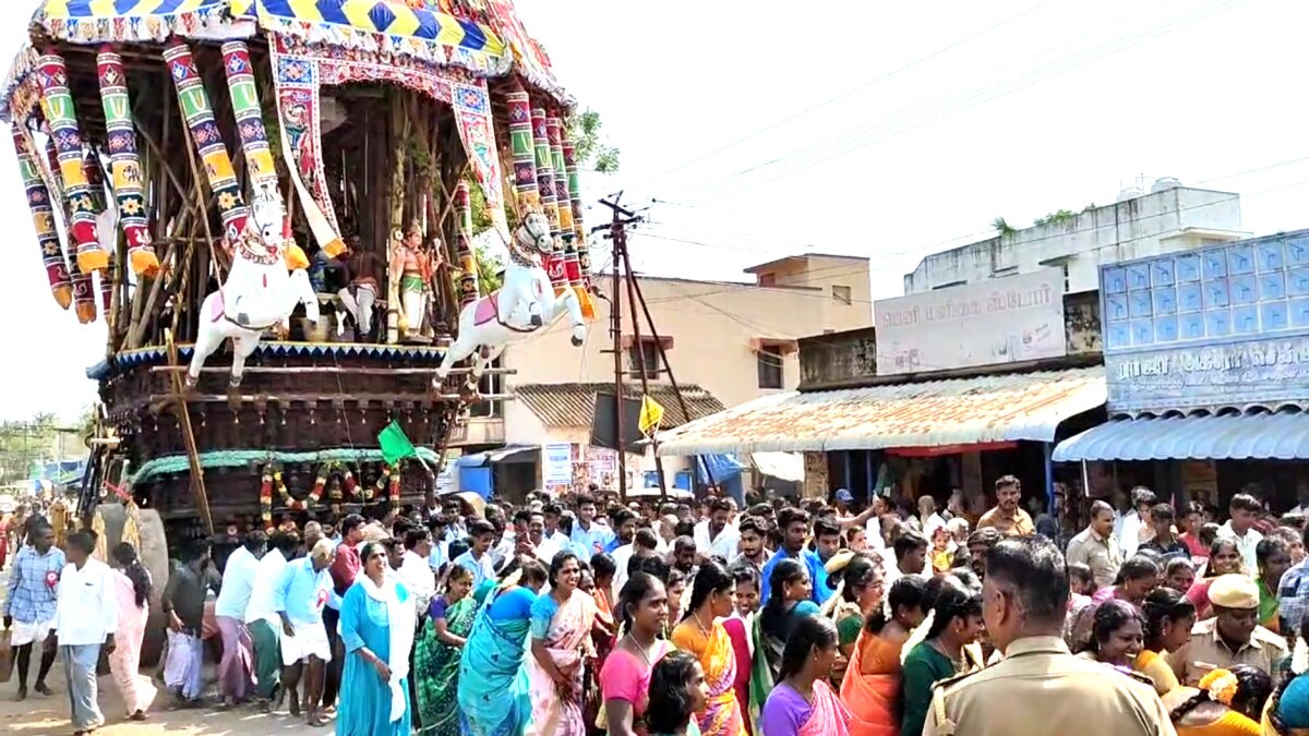 1500 ஆண்டுகள் பழமை வாய்ந்த  ஸ்ரீ ஆமருவியப்பன் பெருமாள் கோயில் திருத்தேரோட்டம் கோலாகலம்