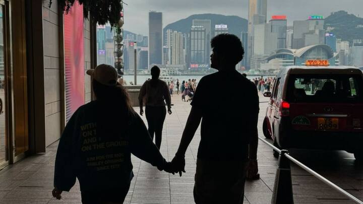 தென்னிந்திய சினிமாவே 'லேடி சூப்பர் ஸ்டார்' என கொண்டாடப்படும் அளவுக்கு ஆளுமையான ஒரு நடிகையாக தன்னுடைய உயர்த்தி கொண்டவர் நடிகை நயன்தாரா.2005ம் ஆண்டு வெளியான 'ஐயா' படத்தில் பாவாடை தாவணி போட்ட ஒரு கிராமத்து பெண் கதாபாத்திரத்தில் நடித்து ரசிகர்களின் மனதில் இடம்பிடித்திருந்தார்.