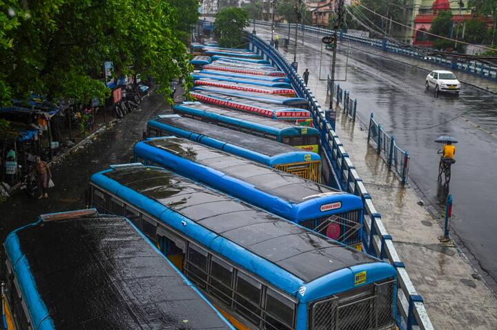 এর আগে ১৫ মে মৌসম ভবন জানিয়েছিল, ৩১ মে-র মধ্যে বর্ষা প্রবেশ করতে পারে কেরলে। নির্ধারিত সময়ের আগেই বর্ষা ঢুকল কেরলে।