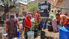 भीषण गर्मी के बीच जांजगीर में पेयजल संकट, वॉटर लेवल कम होने से बूंद-बूंद पानी को तरस रहे लोग