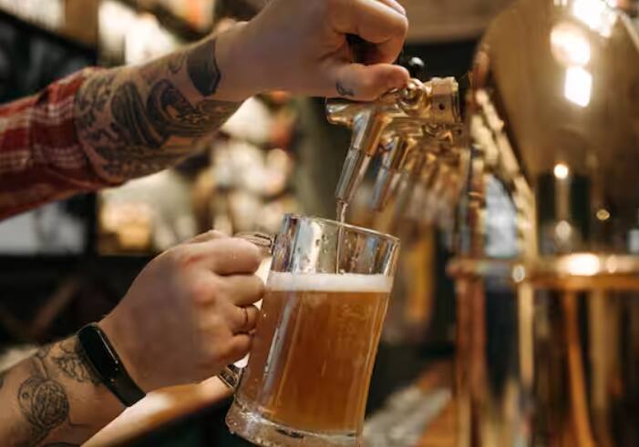 ਜੇਕਰ ਮੈਂ ਤੁਹਾਨੂੰ ਕਹਾਂ ਕਿ ਤੁਸੀਂ ਹੁਣ ਜਿਹੜੀ ਬੀਅਰ ਪੀਓਗੇ, ਉਸ ਵਿੱਚ ਨਾਲੇ ਦੇ ਪਾਣੀ ਦੀ ਵਰਤੋਂ ਕੀਤੀ ਜਾਵੇਗੀ। ਦਰਅਸਲ, ਇਹ ਅਜੀਬ ਫੈਸਲਾ ਇੱਕ ਕੰਪਨੀ ਨੇ ਲਿਆ ਹੈ।