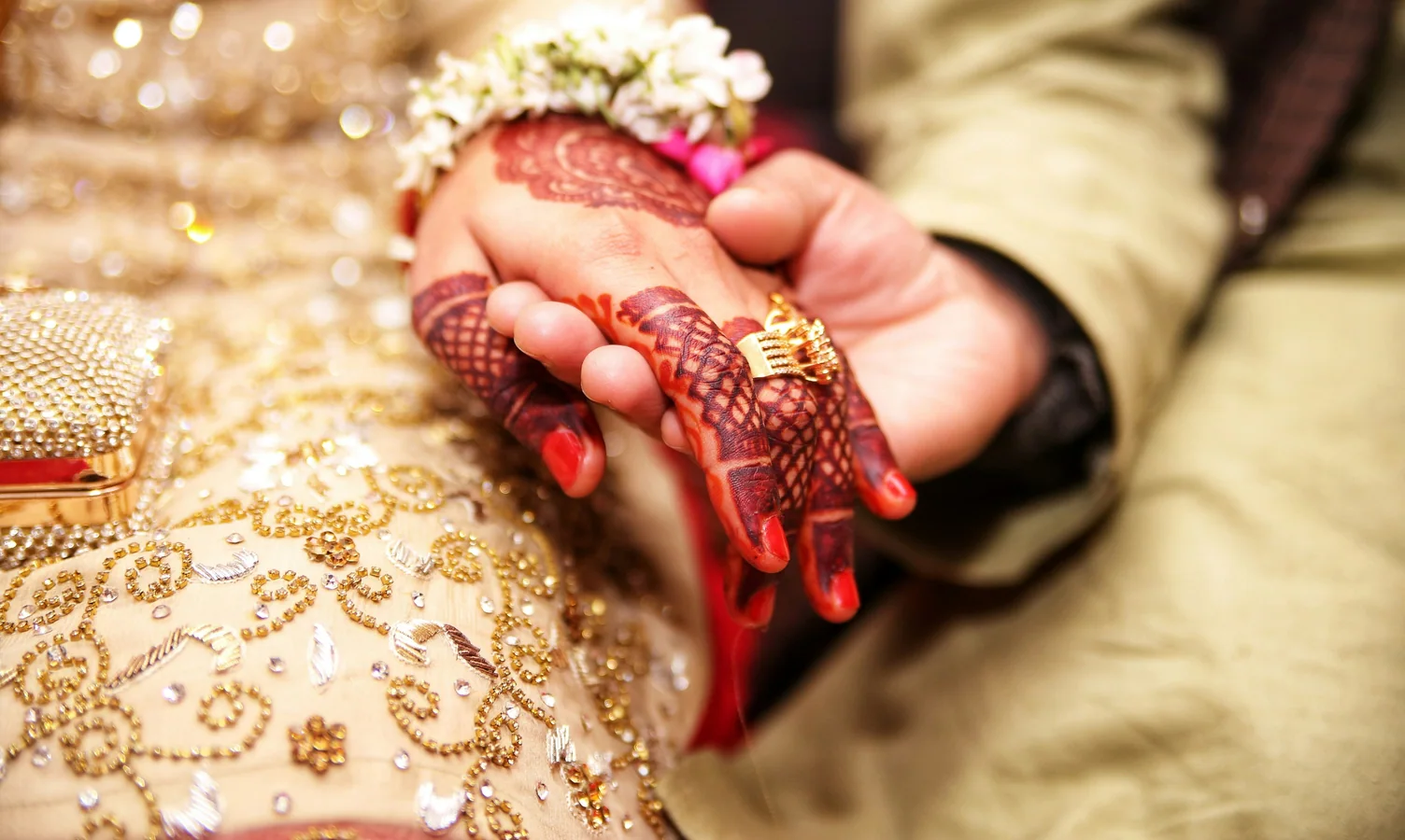 ਵਿਆਹ ਵਾਲੇ ਦਿਨ ਲਾੜੇ ਨੇ ਸਟੇਜ 'ਤੇ ਹੀ ਲਾੜੀ ਨਾਲ ਕਰ ਦਿੱਤੀ ਅਜਿਹੀ ਹਰਕਤ ਕਿ ਪੈ ਗਿਆ ਖਲਾਰਾ,  ਕੁੜੀ ਨੇ ਚੁੱਕਿਆ ਵੱਡਾ ਕਦਮ