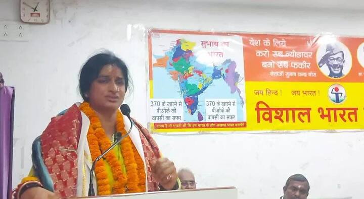 27 मई के बाद से ही गृह मंत्री अमित शाह, मुख्यमंत्री योगी आदित्यनाथ, दर्जनों केंद्रीय मंत्री सहित मध्य प्रदेश के मुख्यमंत्री, डिप्टी सीएम और बीजेपी के स्टार प्रचारक वाराणसी में ताबड़तोड़ जनसभाएं कर रहे हैं.