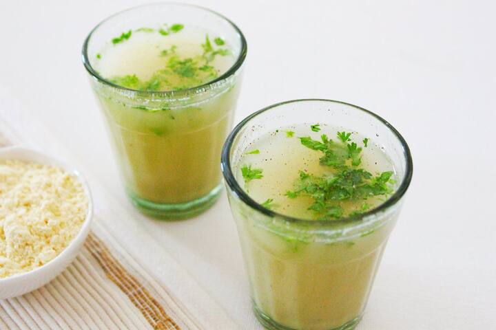 ਸ਼ੂਗਰ ਦੀ ਸਥਿਤੀ ਵਿੱਚ ਸੱਤੂ ਪੀਣਾ ਸਰੀਰ ਲਈ ਬਹੁਤ ਫਾਇਦੇਮੰਦ ਹੁੰਦਾ ਹੈ। ਸੱਤੂ ਪੀਣ ਨਾਲ ਕਈ ਬਿਮਾਰੀਆਂ ਦਾ ਖਤਰਾ ਘੱਟ ਹੋ ਜਾਂਦਾ ਹੈ। ਕਿਉਂਕਿ ਇਸ ਵਿੱਚ ਘੱਟ ਗਲਾਈਸੈਮਿਕ ਇੰਡੈਕਸ ਹੁੰਦਾ ਹੈ।