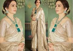 Ambani family: ਹੀਰਾ ਨਹੀਂ ਬਲਕਿ ਇਸ ਬੇਸ਼ਕੀਮਤੀ ਪੱਥਰ ਦਾ ਫੈਨ ਅੰਬਾਨੀ ਪਰਿਵਾਰ, ਨੀਤਾ-ਈਸ਼ਾ ਸਣੇ ਨੂੰਹਾਂ ਵੀ ਪਹਿਨਦੀਆਂ ਕੀਮਤੀ ਹਾਰ