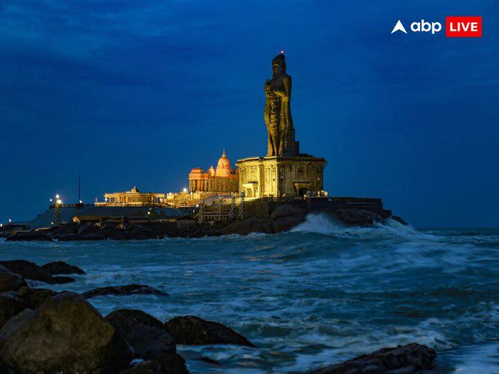 तमिलनाडु के कन्याकुमारी में जहां विवेकानंद रॉक मेमोरियल स्थित है वहां बंगाल की खाड़ी (Bay of Bengal), अरब सागर (Arabian Sea)और हिंद महासागर (Indian Ocean) का मिलन होता है.