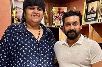 சூர்யா 44 படத்தை கார்த்திக் சுப்புராஜ் இயக்க உள்ளார் என்றும் அது நடிகர் சூர்யாவின் ரசிகர்களுக்கு மிக பெரிய திரை விருந்தாக அமைய உள்ளது என கூறப்படுகிறது.