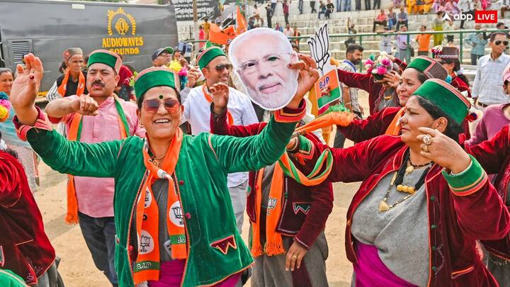 बड़े निर्णयों का जिक्र करते हुए पीके ने बताया कि यूनिफॉर्म सिविल कोड (यूसीसी) और सिटिजनशिप एमेंडमेंट एक्ट (सीएए) जैसे विवादित मुद्दों पर भी सरकार तेजी से बढ़ सकती है.
