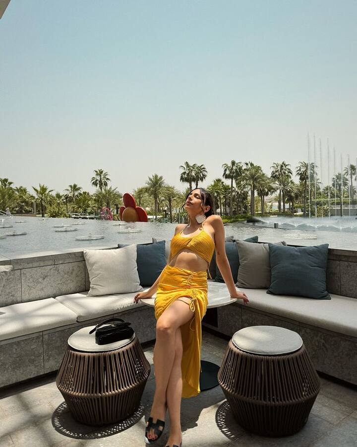 બોલીવૂડ એક્ટ્રેસ અને બિગબોસની સ્પર્ધક રહેલી નિતિભા કૌલ પોતાના બોલ્ડ અને હોટ અંદાજને લઈ સોશિયલ મીડિયામાં ચર્ચામાં રહે છે.