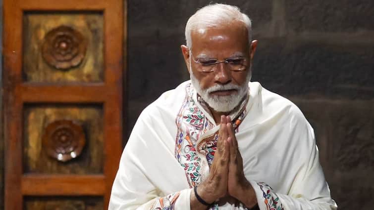 ध्यान साधना में डूबे पीएम मोदी, कन्याकुमारी के विवेकानंद रॉक मेमोरियल में अगले 45 घंटे तक करेंग ध्यान साधना में डूबे पीएम मोदी, कन्याकुमारी के विवेकानंद रॉक मेमोरियल में अगले 45 घंटे तक करेंग
