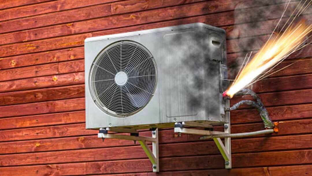 AC Blast Reason: सावधान! बम की तरह फट जाएगा एसी अगर कर दी ये बड़ी गलती, जानें ये 4 जरूरी बातें 4 reasons why your ac catches fire in summer Noida Lotus Boulevard Society AC Blast AC Blast Reason: सावधान! बम की तरह फट जाएगा एसी अगर कर दी ये बड़ी गलती, जानें ये 4 जरूरी बातें