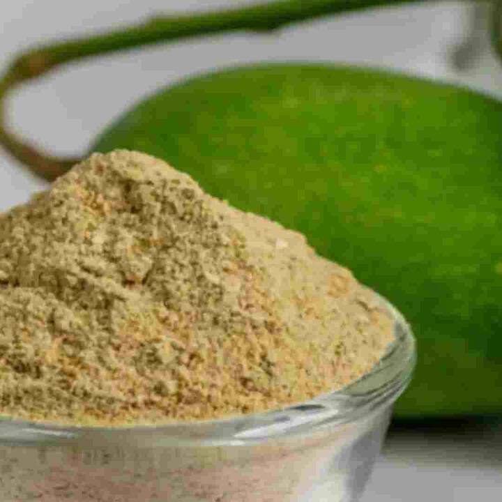 ਗਰਮੀਆਂ ਵਿੱਚ ਅੰਬ ਜ਼ਰੂਰ ਪਸੰਦ ਕੀਤੇ ਜਾਂਦੇ ਹਨ। ਮਸਾਲੇ ਵਿੱਚ ਵਰਤਿਆ ਜਾਣ ਵਾਲਾ ਸੁੱਕਾ ਅੰਬ ਪਾਊਡਰ ਤੁਹਾਨੂੰ ਤਾਜ਼ਗੀ ਮਹਿਸੂਸ ਕਰਦਾ ਹੈ। ਚਟਨੀ ਤੋਂ ਇਲਾਵਾ, ਇਸ ਦੀ ਵਰਤੋਂ ਹਾਈਡ੍ਰੇਟਿੰਗ ਡਰਿੰਕਸ ਬਣਾਉਣ ਲਈ ਕੀਤੀ ਜਾ ਸਕਦੀ ਹੈ।