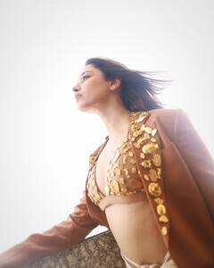 Tamannaah Bhatia: ગોલ્ડન આઉટફિટમાં તમન્નાએ લગાવી આગ, કેમેરા સામે આપ્યા કિલર પોઝ