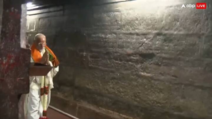 चुनाव प्रचार अभियान की समाप्ति के बाद प्रधानमंत्री नरेंद्र मोदी अपनी तीन दिवसीय आध्यात्मिक यात्रा पर ध्यान लगाने के लिए कन्याकुमारी पहुंच गए हैं.