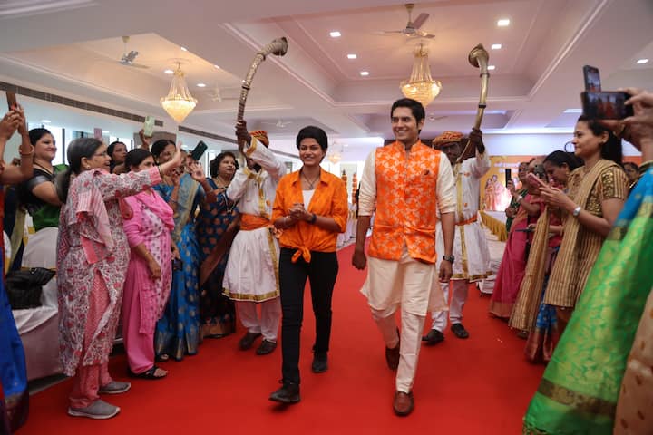 असाच एक विधी म्हणजे केळवणाचा जो लग्नाच्या आधी नातेवाईक आणि मित्र परिवार नवं दाम्पत्यासाठी करतात.