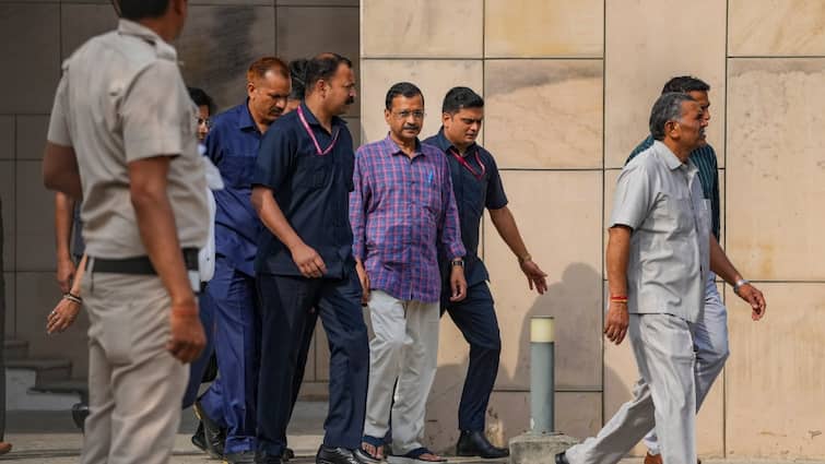 Arvind Kejriwal Bail Plea In Rouse Avenue Court In Delhi Liquor Policy Case After Supreme Court Denied AAP सुप्रीम कोर्ट से झटके के बाद राउज एवेन्यू कोर्ट पहुंचे CM केजरीवाल, जमानत याचिका दाखिल