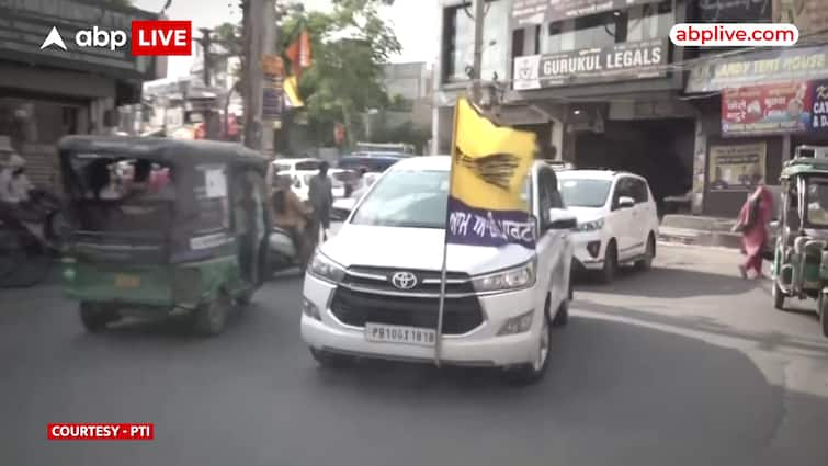 Independent candidate 'Babaji Burgerwala' hits streets of Ludhiana on his trusted scooter for door-to-door campaign