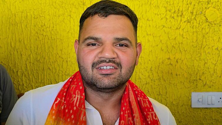 Karan Bhushan Singh Accident Convoy Motorcyclists Kaiserganj BJP's Karan Bhushan Singh Says Accident Involving His Convoy 'Painful': 'Motorcyclists Fell In Vehicle's Path'