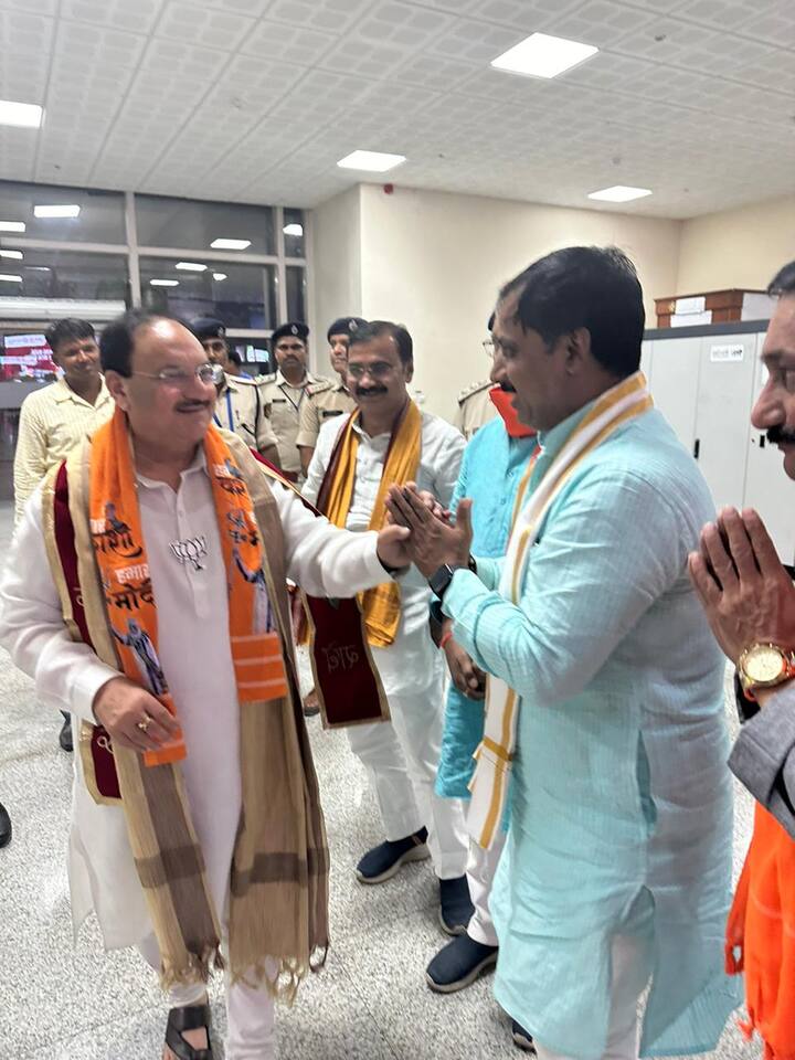 वाराणसी सहित पूर्वांचल की 13 सीटों पर 1 जून को वोटिंग होगी. इससे पहले भारतीय जनता पार्टी ने वाराणसी की लोकसभा सीट पर अपने सभी कद्दावर नेताओं को देश के सबसे बड़े सियासी अखाड़े के चुनाव प्रचार प्रसार में उतार दिया है.