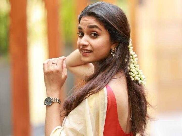 தமிழ், தெலுங்கு, மலையாளம் என தென்னிந்திய திரையுலகில் முன்னணி நடிகையாக வலம் வருபவர் நடிகை கீர்த்தி சுரேஷ்.