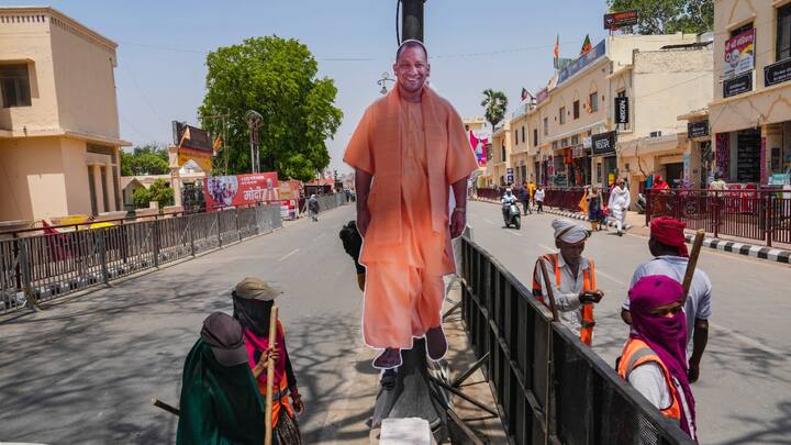 सीएम योगी ने जिन भी राज्यों में जनसभाएं की वहां भी बड़ी संख्या में भीड़ उन्हें सुनने के लिए पहुंची थी. उन्होंने 	यूपी से बाहर कुल 44 जनसभाएं और 2 रोड शो किए.