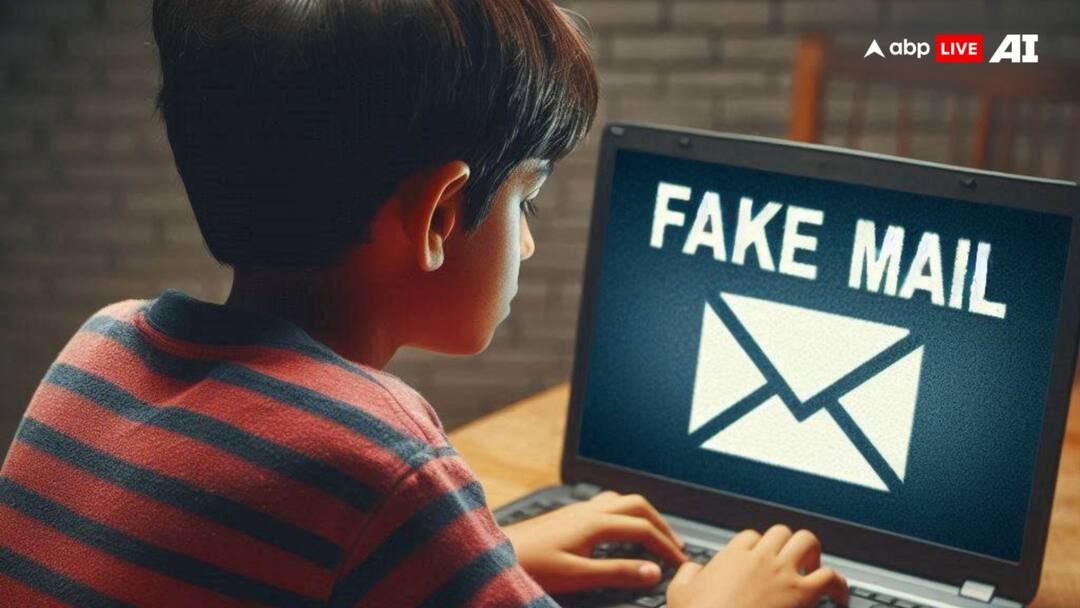 कानपुर पुलिस का फर्जी मैसेज और मेल पर बड़ा एक्शन, बच्चों से हुई गलती तो पेरेंट्स जा सकते हैं जेल Kanpur police takes big action fake messages and emails children commit mistake parents go jail ann कानपुर पुलिस का फर्जी मैसेज और मेल पर बड़ा एक्शन, बच्चों से हुई गलती तो पेरेंट्स जा सकते हैं जेल