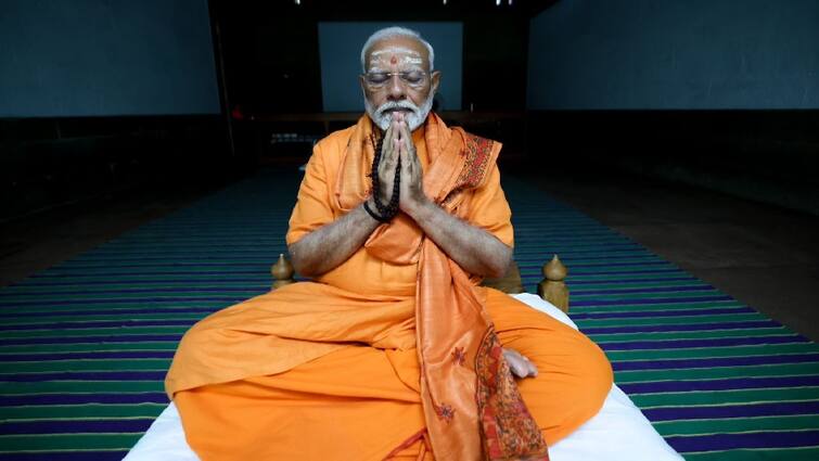 Coconut water, liquid diet... Modi is doing 45 hours of 'meditation', know what is PM's diet plan PM Modi Meditation: નારિયેળ પાણી, લિક્વિડ આહાર.... મોદી કરી રહ્યા છએ 45 કલાકનું ‘ધ્યાન’, જાણો શું છે PMનો ડાયટ પ્લાન