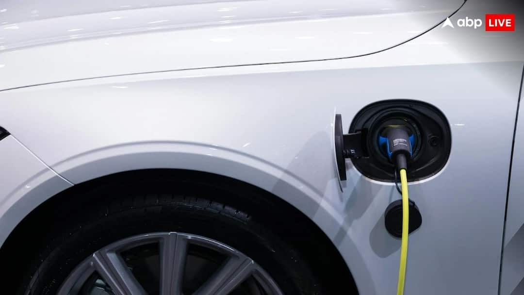 Upcoming EV: சியாரா முதல் விட்டாரா வரை... கோதாவில் இறங்கும் புதிய EV கார்கள்.. என்னென்ன இருக்கு?