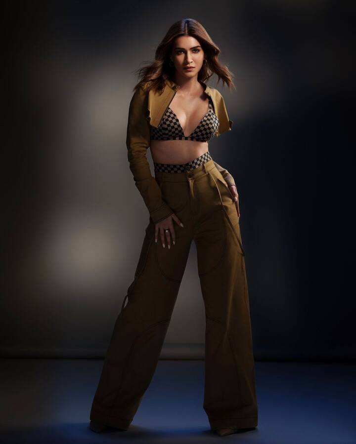 The actor showed off her chic look in a bralette and trousers in a series of pictures.